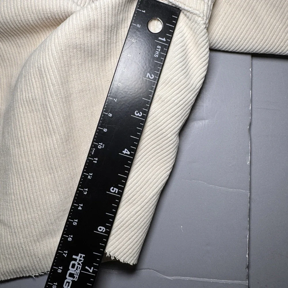 Levis SilverTab Loose Fit Pleated Corduroy Shorts 30 Off White Cotton Vtg USA